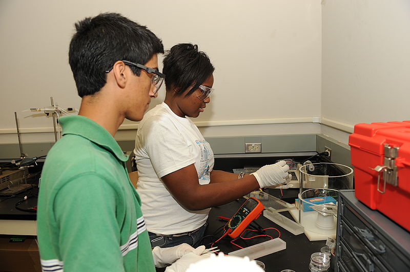 File:Students02.jpg