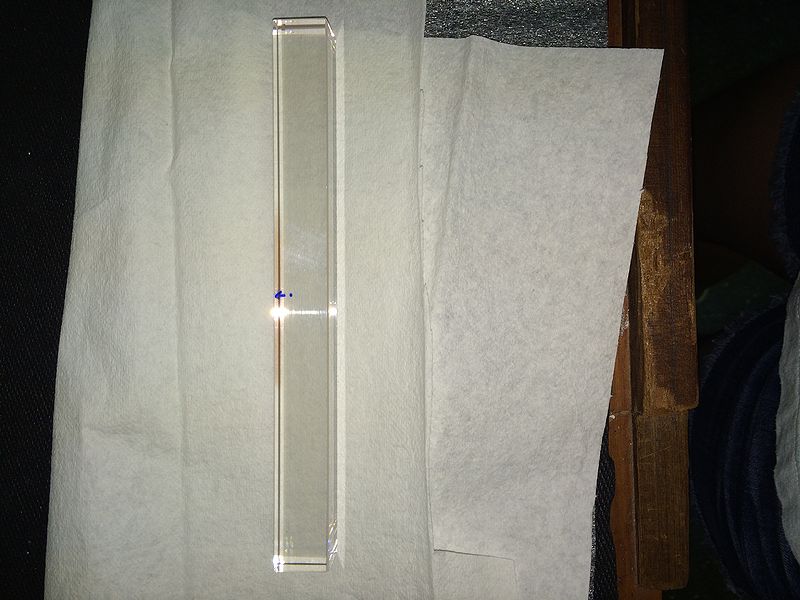 File:Brown crystal3.jpg