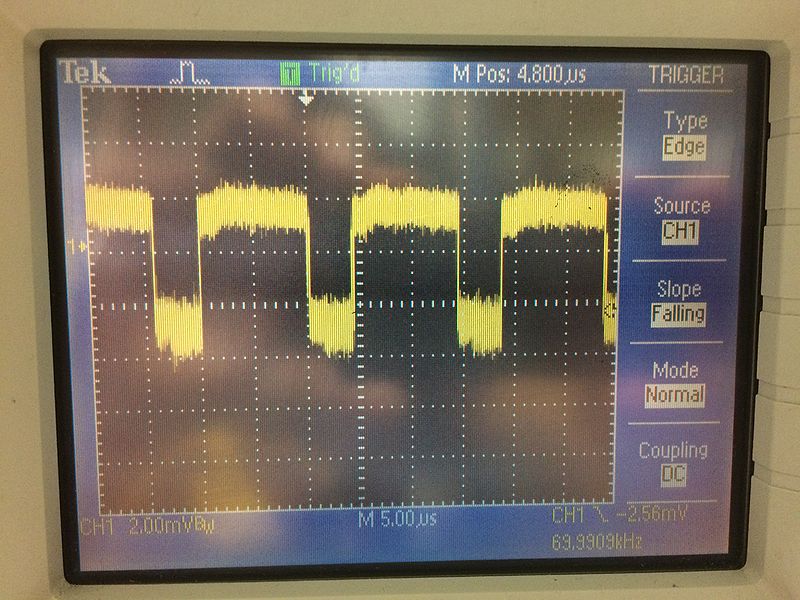 File:Burle signal led and 2mv background noise.JPG